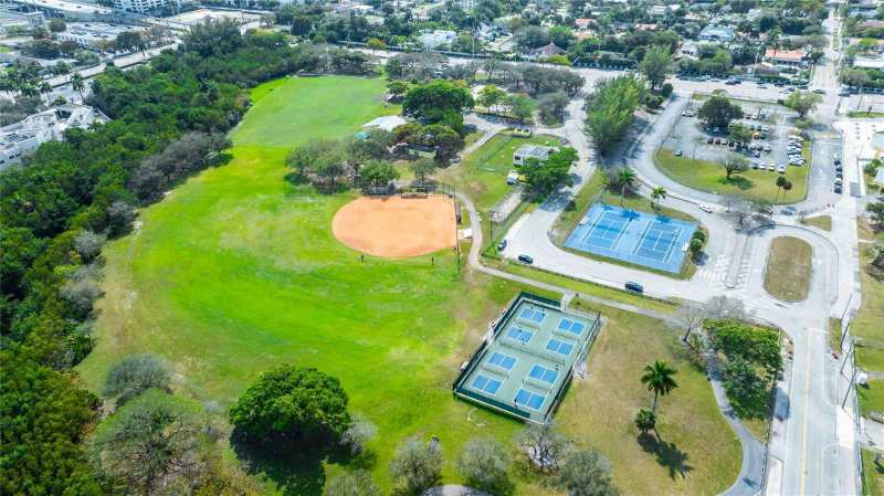 2515 NE 207th Street, Miami FL 33180