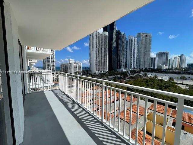 210 174th St # 1006, Sunny Isles Beach FL 33160
