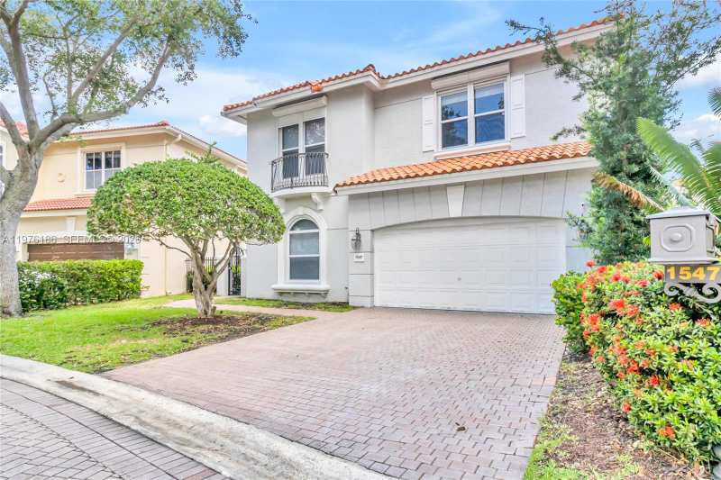 1547 Mariner Way, Hollywood FL 33019