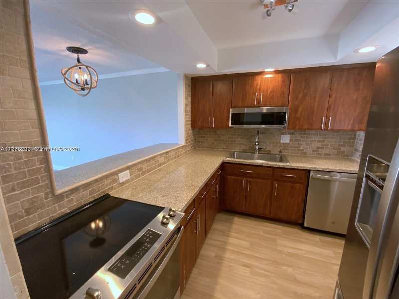 7785 SW 86th St # 413, Miami FL 33143