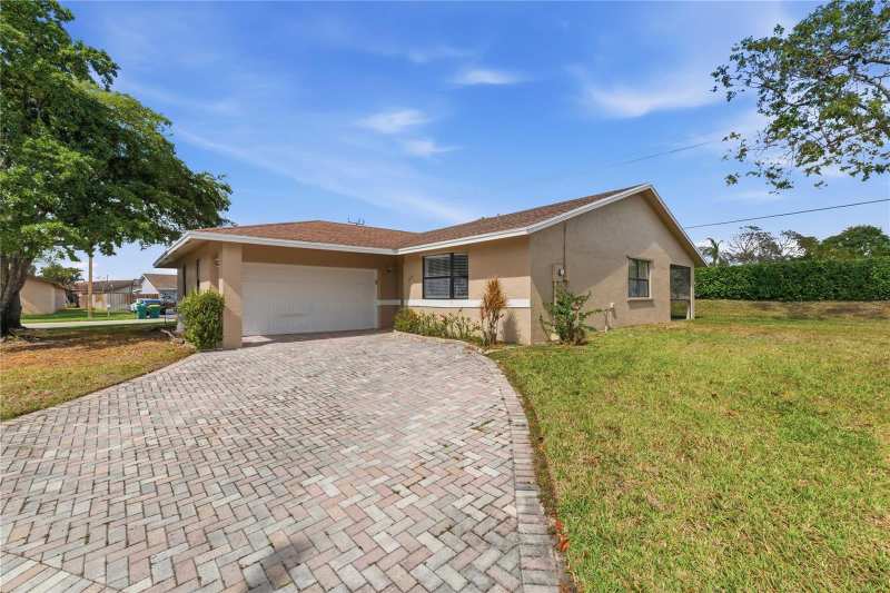 7520 NW 88th Terrace, Tamarac FL 33321