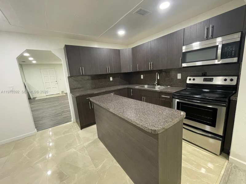 10415 NW 35th Ave, Miami FL 33147