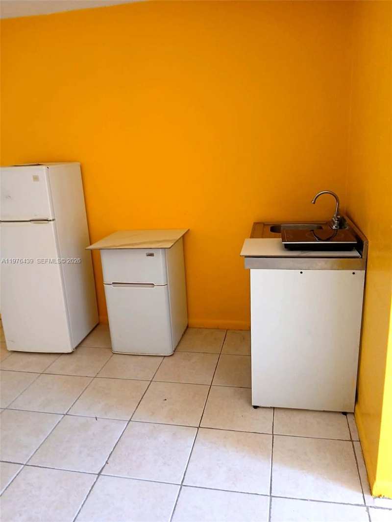 505 NW 3rd St # 2, Dania Beach FL 33004