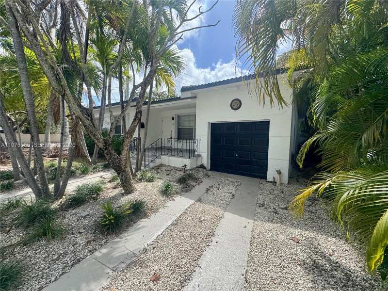 100 SW 30th Rd, Miami FL 33129