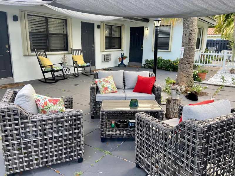 213 Hibiscus Avenue, Pompano Beach FL 33062