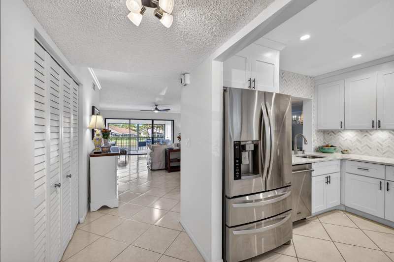 12871 Briarlake Drive # 203, Palm Beach Gardens FL 33418