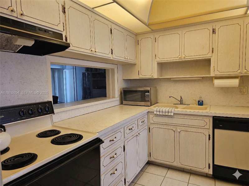 330 SE 2nd St # 403H, Hallandale Beach FL 33009