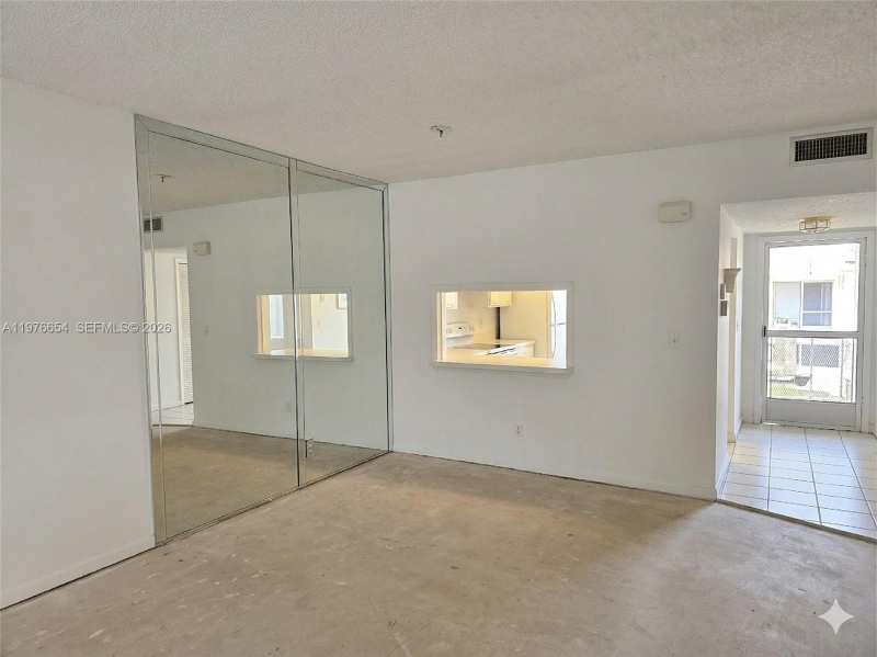 330 SE 2nd St # 403H, Hallandale Beach FL 33009