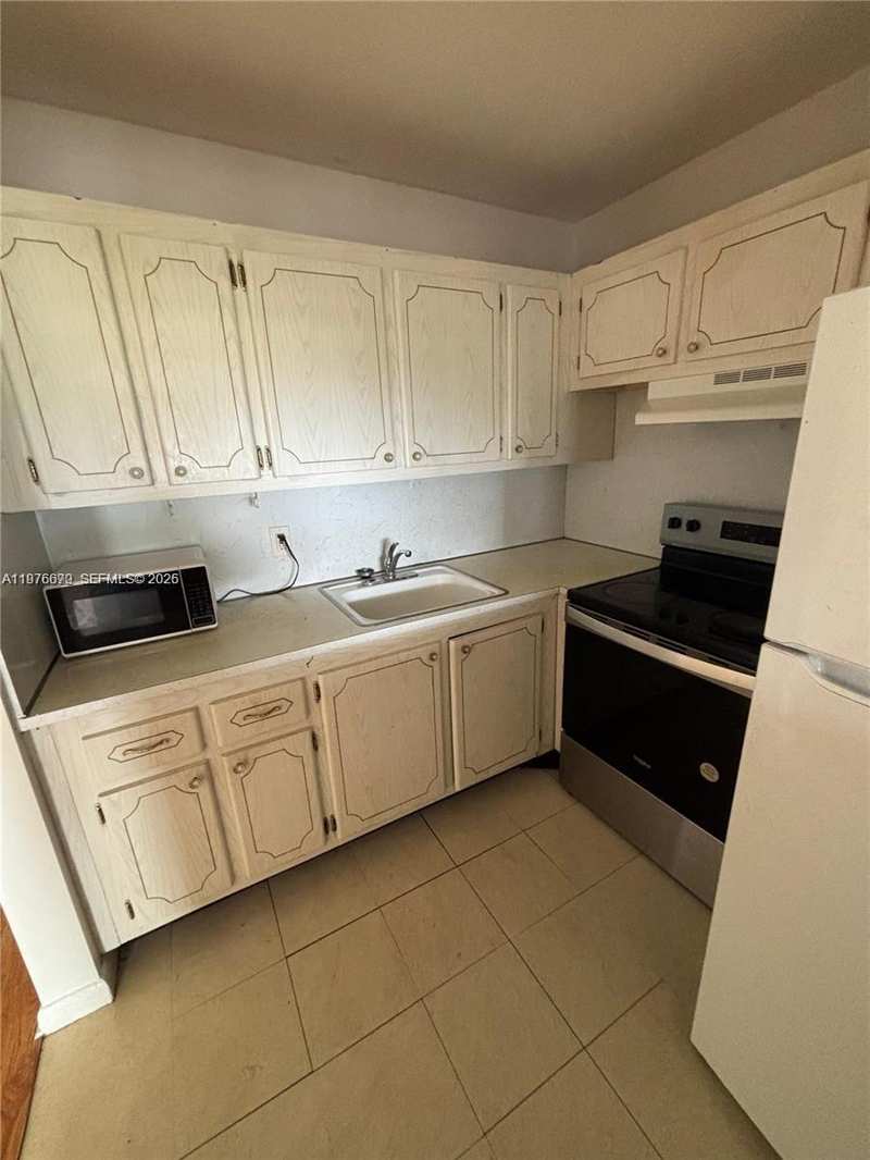 36 Windsor # B, West Palm Beach FL 33417