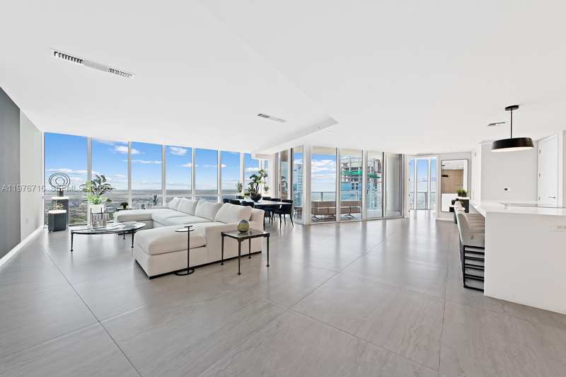 851 NE 1st Ave # 5402, Miami FL 33132