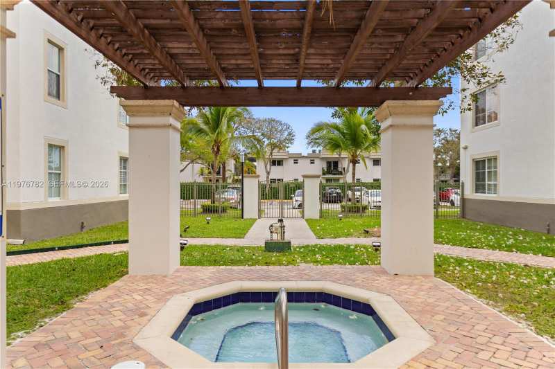 6851 SW 44th St # 107, Miami FL 33155