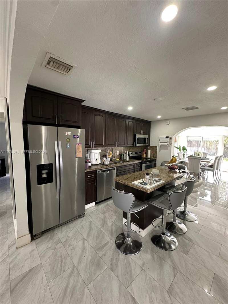 5710 Douglas St, Hollywood FL 33021