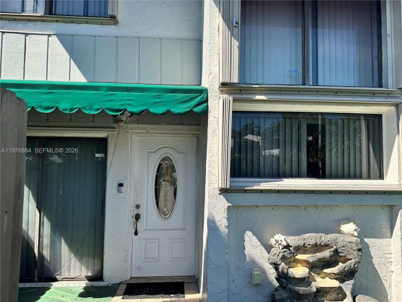 SNAPPER CREEK TOWNHOUSE S