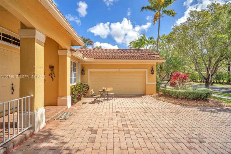 1435 Cardinal Way, Weston FL 33327