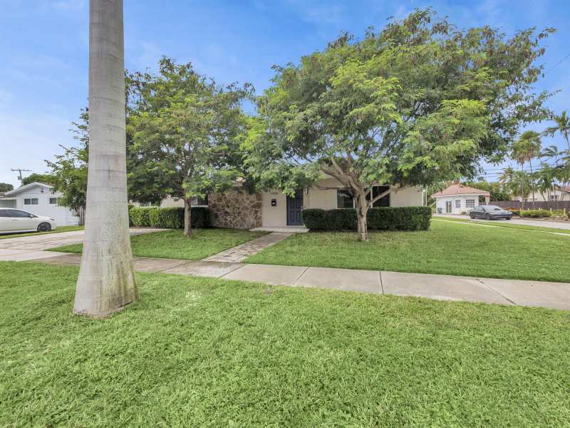 21020 Highland Lakes Boulevard, Miami FL 33179