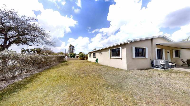 705 NW 8th Ave, Florida City FL 33034