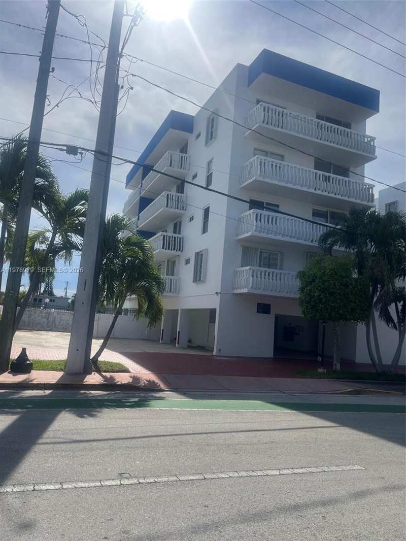 8530 Byron Ave # 402, Miami Beach FL 33141
