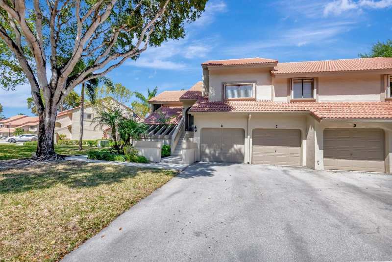 5731 Coach House Circle # A, Boca Raton FL 33486