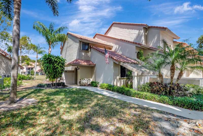 5731 Coach House Circle # A, Boca Raton FL 33486