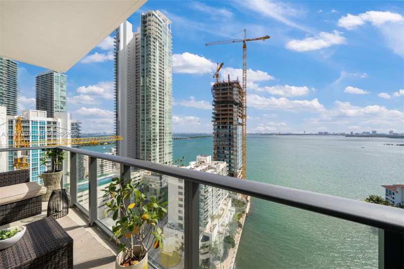 460 NE 28th St # 1901, Miami FL 33137