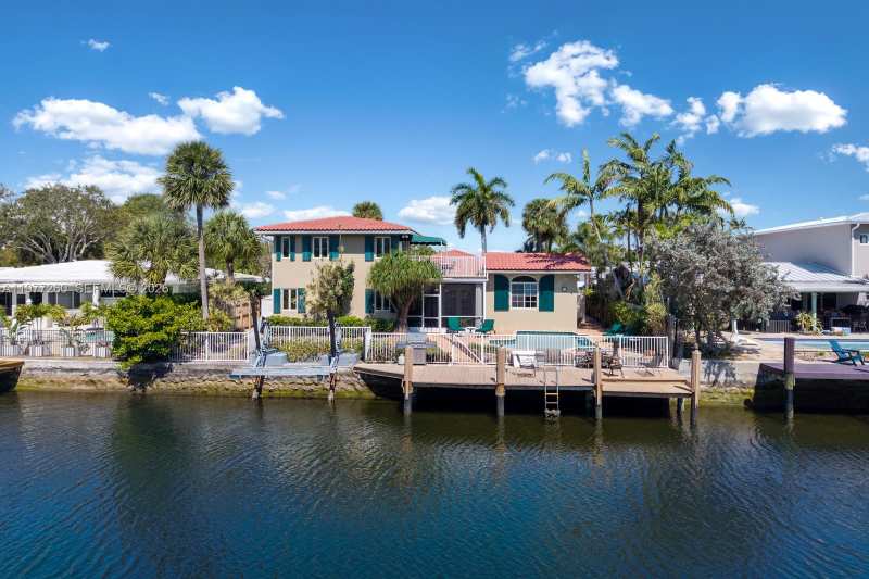 2046 NE 15th St, Fort Lauderdale FL 33304