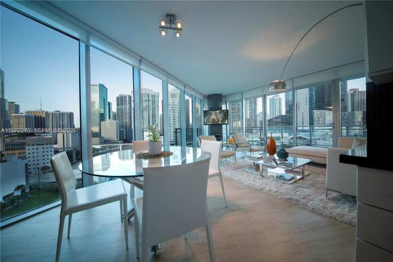 92 SW 3rd St # 1801, Miami FL 33130