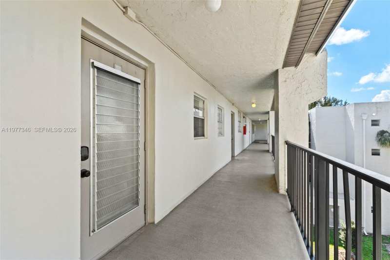 9480 Poinciana Pl # 407, Davie FL 33324