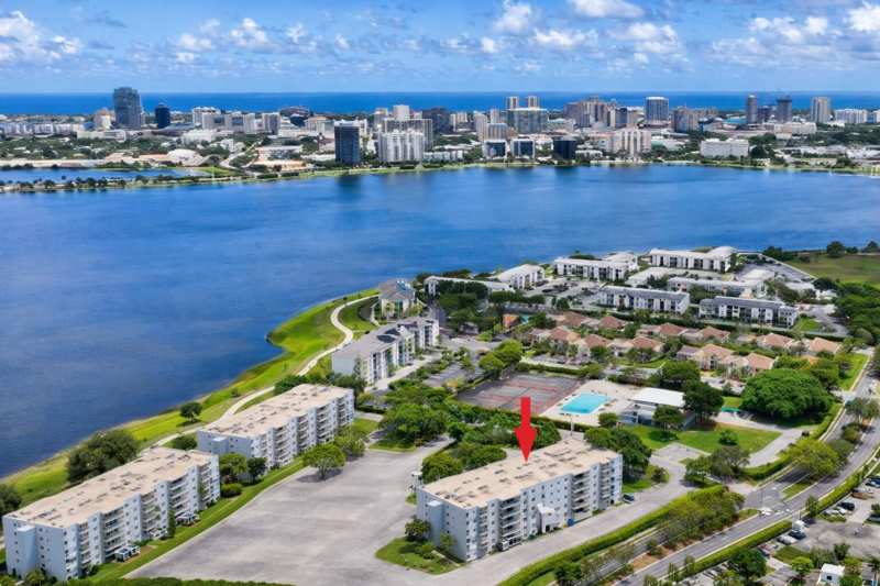500 Executive Center Drive # 2h, West Palm Beach FL 33401