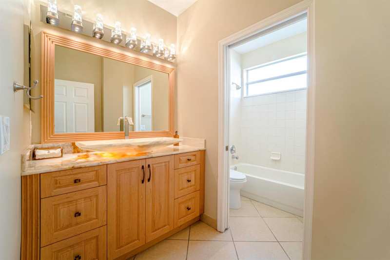 6770 Aliso Avenue, West Palm Beach FL 33413