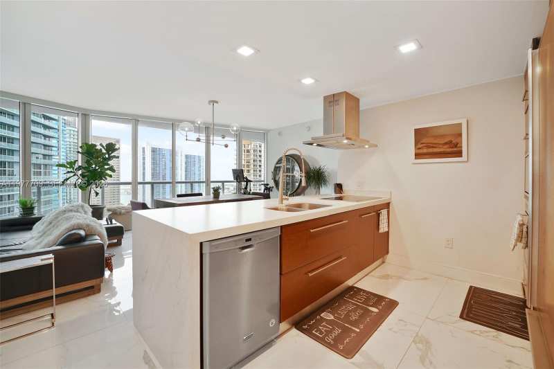 495 Brickell Ave # 2804, Miami FL 33131