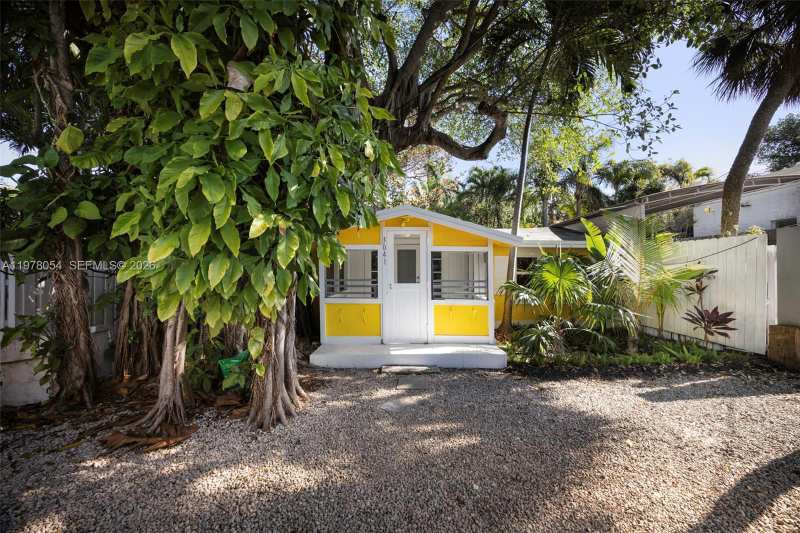 3041 Calusa St, Coconut Grove FL 33133