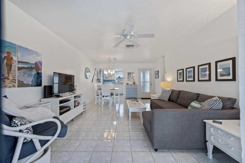 2735 Dudley Drive E # C, West Palm Beach FL 33415
