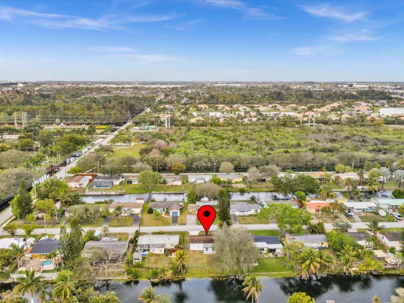 5710 SW 54th Court, Davie FL 33314