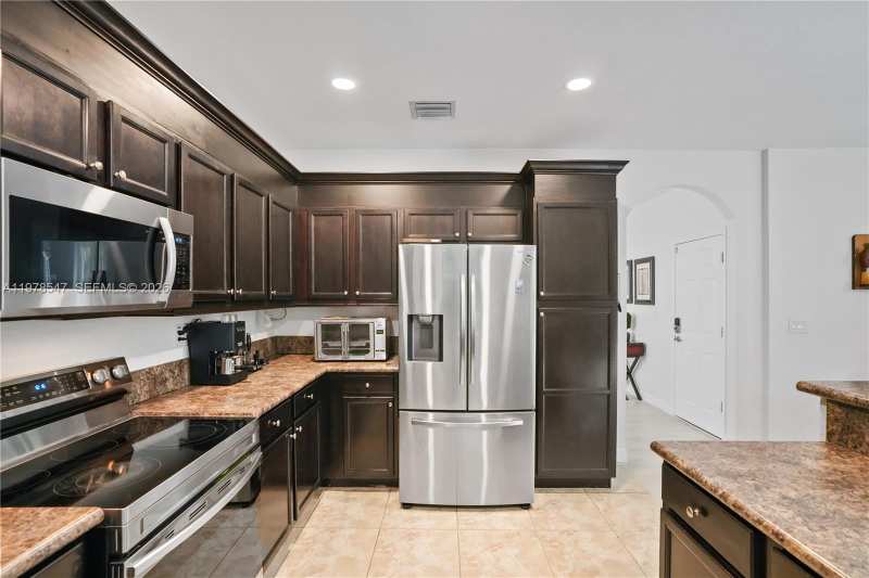 9127 SW 171st Ct, Miami FL 33196