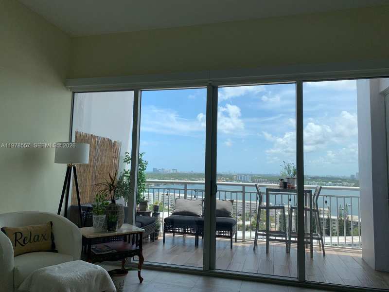 18031 Biscayne Blvd, Aventura FL 33160