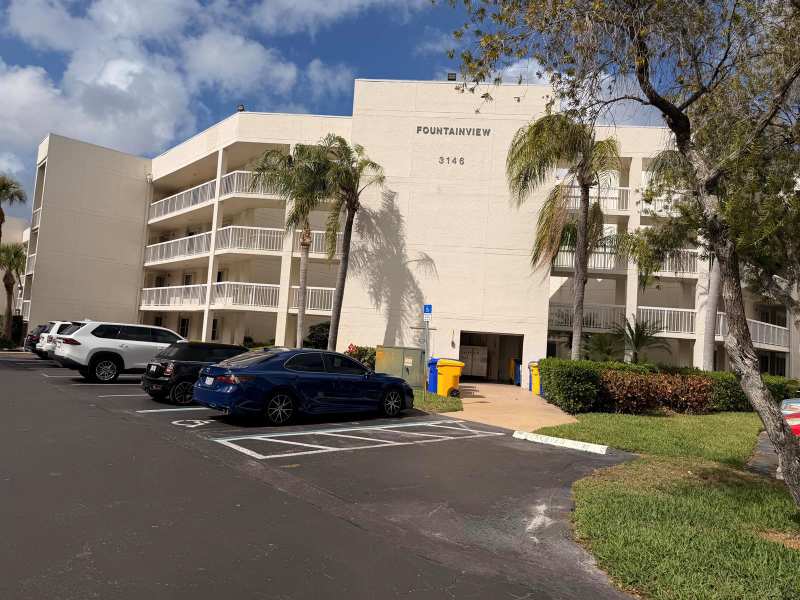 3146 Via Ponciana # 301, Lake Worth FL 33467