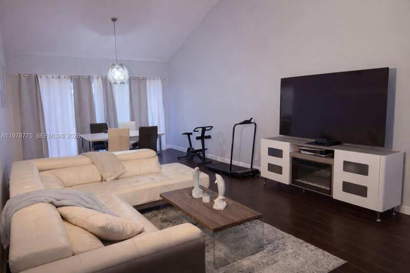 7471 W Sunrise Blvd # 7471, Plantation FL 33313