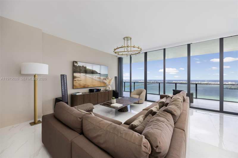 700 NE 24th St # 5904, Miami FL 33137