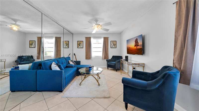 415 NE 2nd St # 209, Hallandale Beach FL 33009