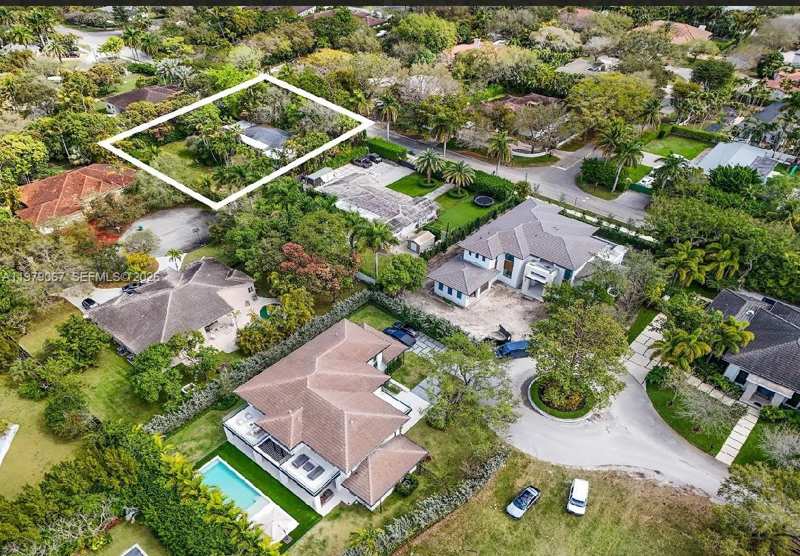 9330 SW 72nd Ave, Pinecrest FL 33156