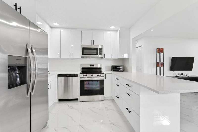 688 SW Lake Court, Boynton Beach FL 33426