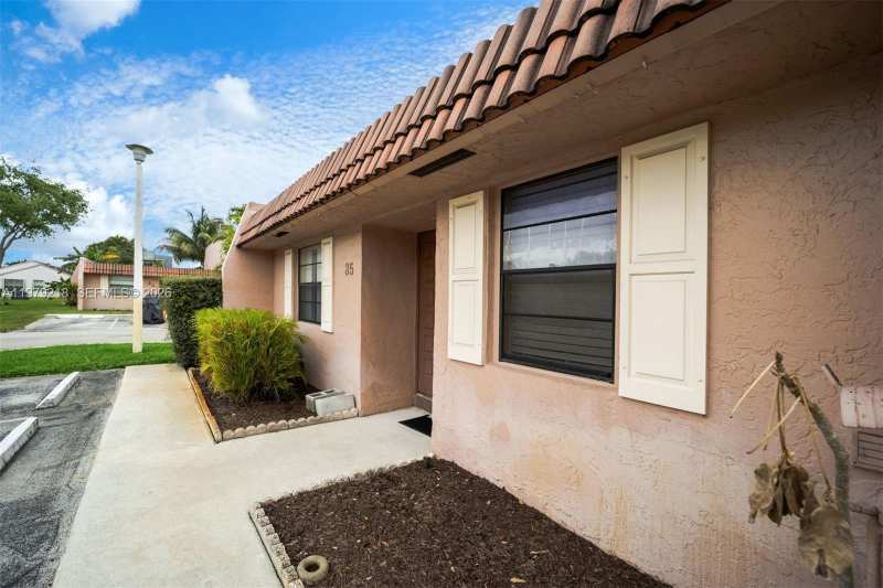 35 Cortez Way # 43, Davie FL 33324