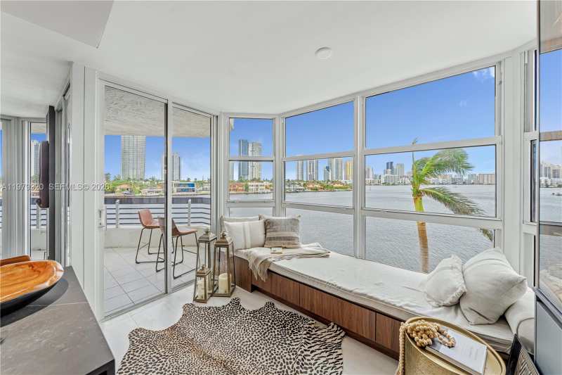 3530 Mystic Pointe Dr # 415, Aventura FL 33180