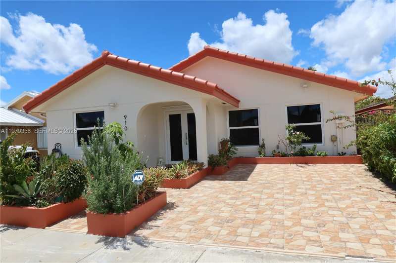 910 SW 140th Ave, Miami FL 33184