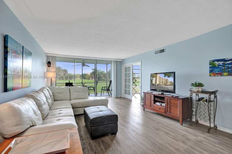 2651 S Course Dr # 203, Pompano Beach FL 33069