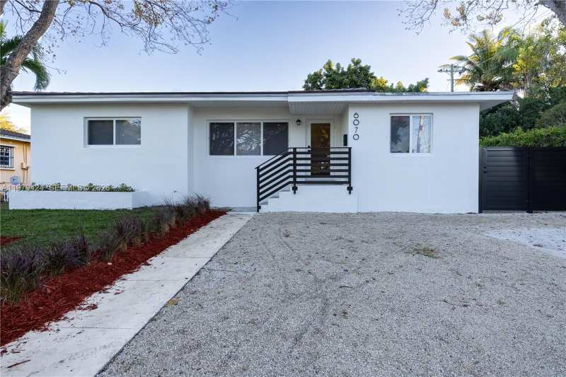 6070 SW 42nd St, Miami FL 33155