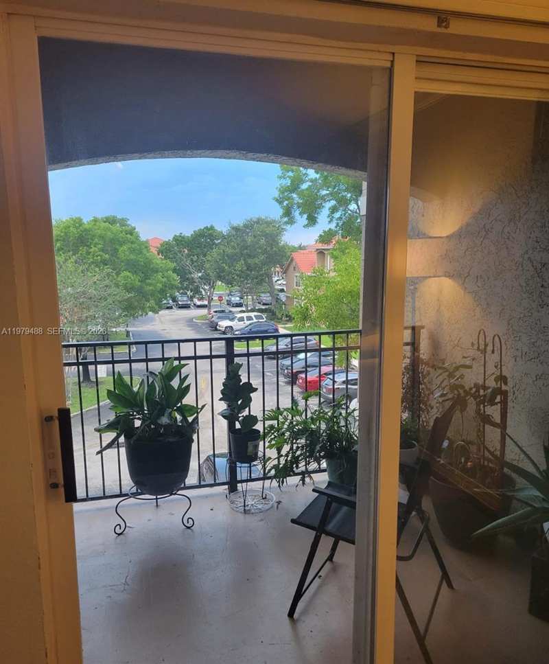 11700 SW 2 # 13307, Pembroke Pines FL 33025