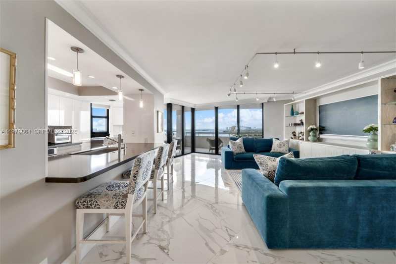 2000 Towerside Ter, Miami FL 33138