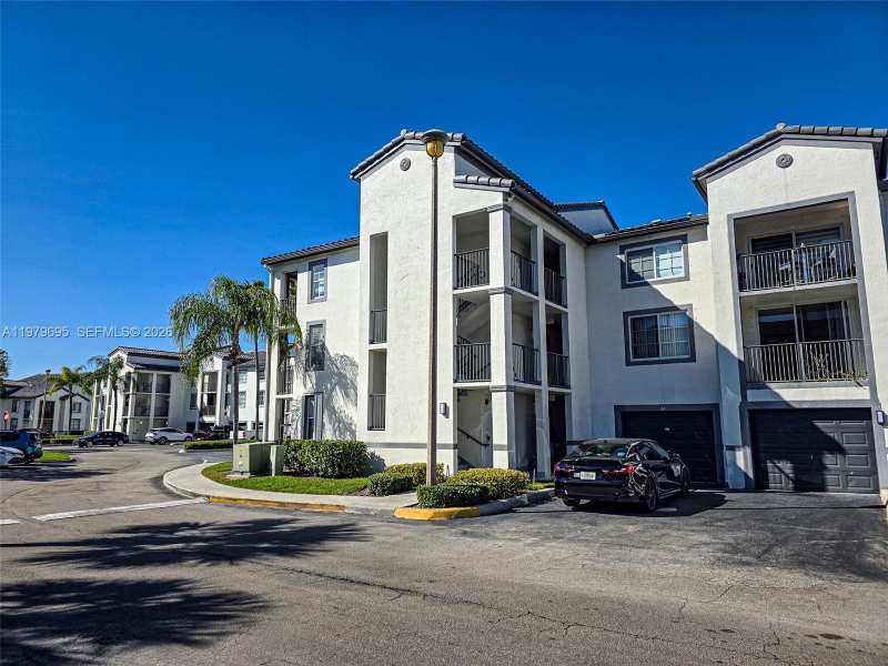 4350 NW 107th Ave # 203, Doral FL 33178