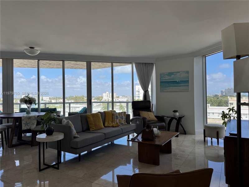 7330 Ocean Ter # D, Miami Beach FL 33141